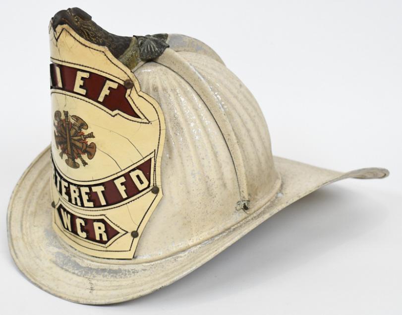 Early Carteret NJ Fire Dept Chief Helmet By Cairns (1 of 15)