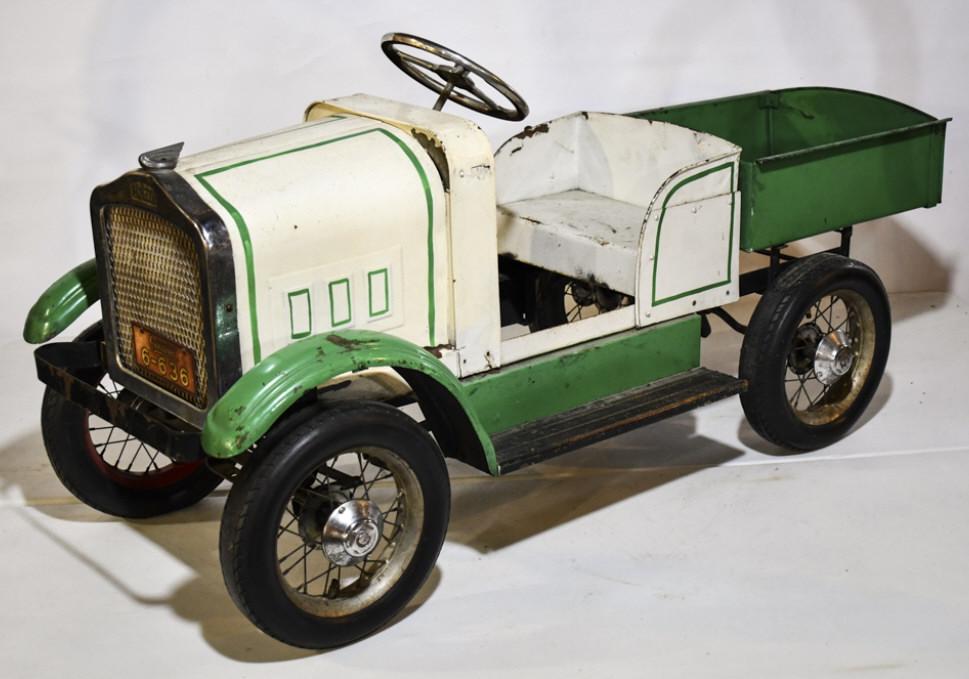 Gendron White Dump Truck (1 of 12)