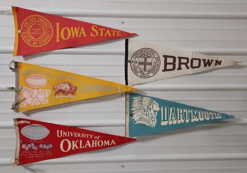 Five (5) Vintage Felt College University Pennants (1 of 7)