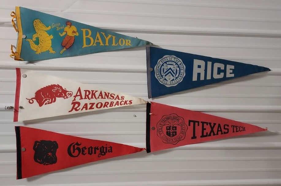 Five (5) Vintage Felt College University Pennants (1 of 6)