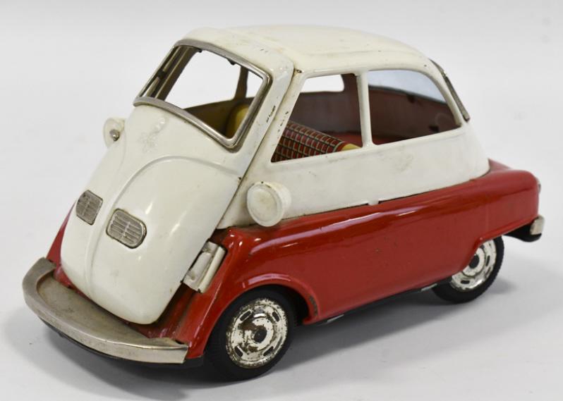 Bandai Tin Friction BMW Isetta Car (1 of 7)