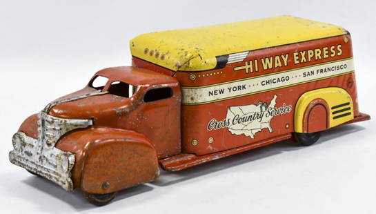 Original Marx Hi-Way Express Delivery Truck: Original Marx Hi-Way Express Cross Country Service delivery truck. The truck is missing the rear door and has paint loss / surface rust from play and age. Displays well with good colors. Measures appr