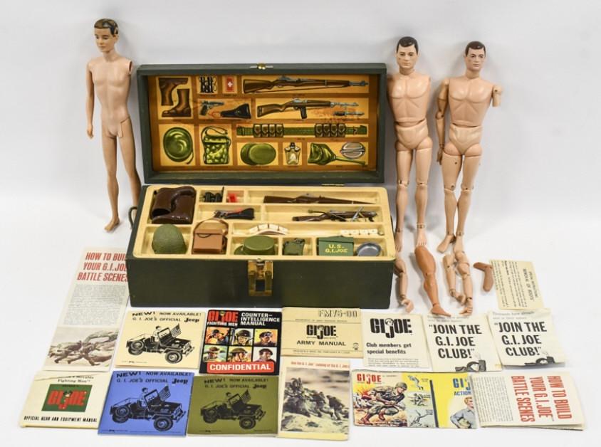 Vintage Gi Joe Action Figures W/ Footlocker & Rifs