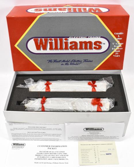Williams Amtrak GM F-7 Loco Powered & Dummy Unit (1 of 5)
