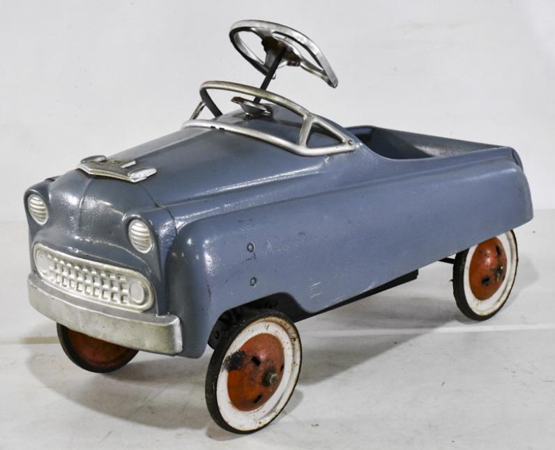 Repainted Murray Chain Drive Pedal Car (1 of 8)