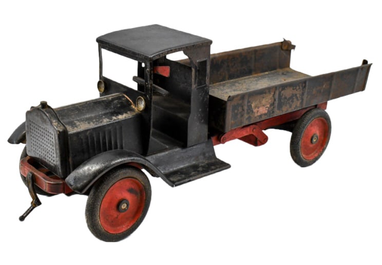 Original Keystone Packard Crank Dump Truck (1 of 9)