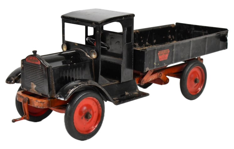 Original Keystone Packard Crank Dump Truck (1 of 12)