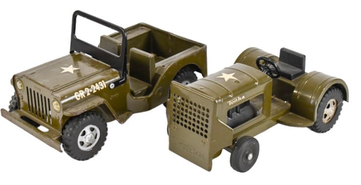Original Tonka Army Tug Tractor & Jeep: Original Tonka Army tug tractor and Jeep. The tug is in nice condition, and the Jeep has some wear from play and age. The Jeep measures approximately 10" long.
