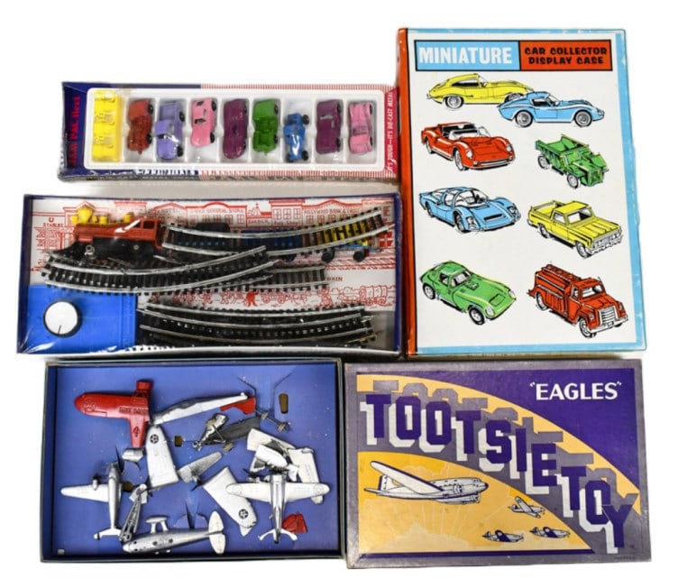 Tootsietoy Eagle Set, Jam Pac, Train Set & Case (1 of 6)