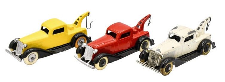 (3) Tootsietoy Graham Wrecker Tow Trucks (1 of 11)