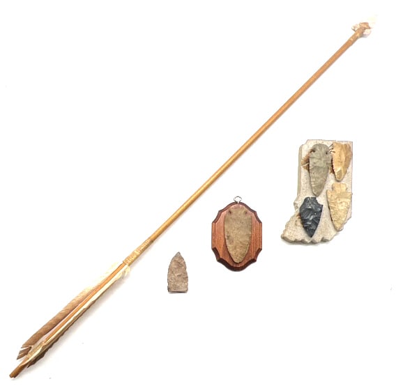 Native American Arrow With 7 Arrowheads: Native American Arrow With 7 Arrowheads. Arrow is 27 inches long and has a beautiful arrowhead attached. Other arrowheads are in nice used condition