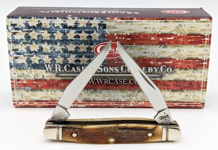 2007 Case XX Exotic Mammoth Bone Tiny Muskrat: 2007 Case XX Exotic Mammoth Bone Tiny Muskrat w/ Hard Case. Knife is in like new condition. Largest blade measures 2in and overall length of 6-1/2in when open.