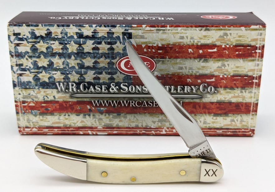 2020 Case XX Giraffe Bone Small Texas Toothpick: 2020 Case XX Natural Smooth Giraffe Bone Small Texas Toothpick EX10096 w/ Box. Knife has XX stamped on front bolster. Knife is in like new condition. Blade length of 2-1/2in and overall length of 5-1/