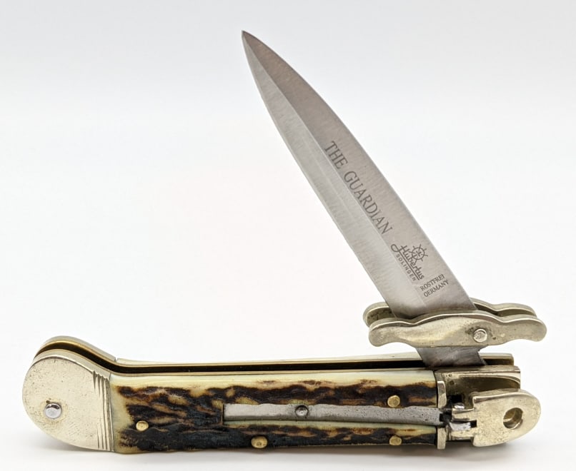 Hubertus The Guardian Lever Lock Stag Switchblade (1 of 4)