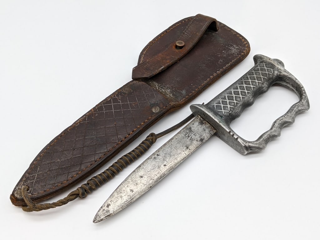 AKE New Zealand Aluminum Knuckle Knife w/ Sheath (1 of 9)