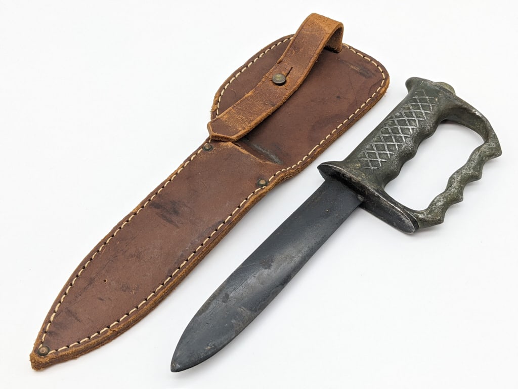 WW2 New Zealand Aluminum Knuckle Knife w/ Sheath (1 of 9)