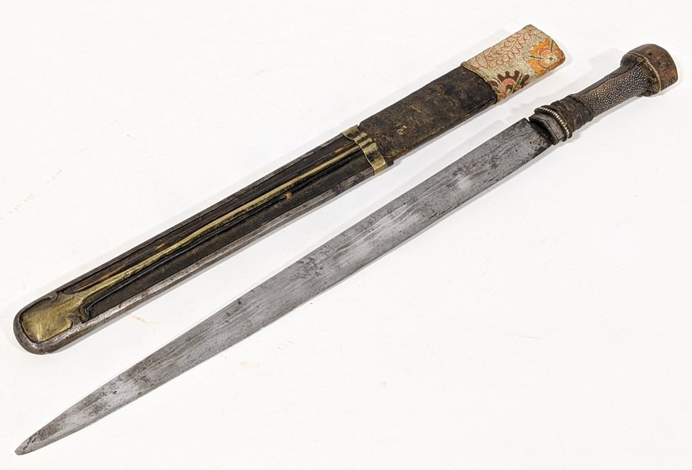 Antique Tribal Single Edged Short Sword w Scabbard (1 of 12)