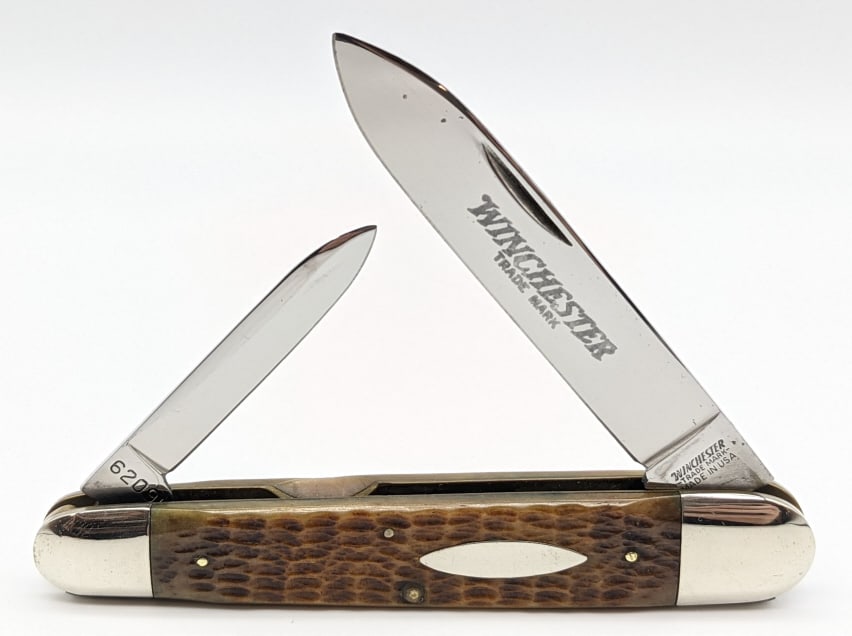 1990 Case XX Classic Winchester Cigar Whittler: 1990 Case XX Classic Winchester Large Cigar Whittler 6209. Knife is in nice condition with polished blades and light wear to the bolsters from handling and age. Largest blade length of 3-3/4in and ove