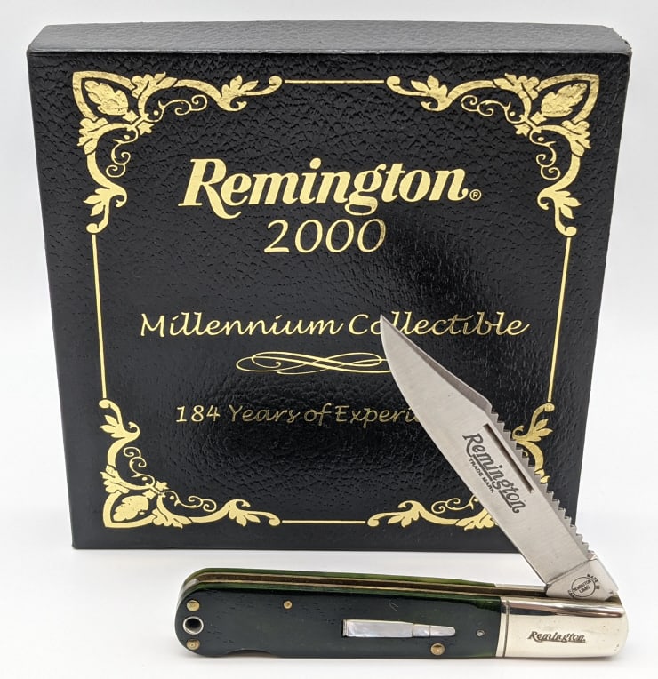 2000 Remington Pearl Bullet Barlow Knife w/ Box: 2000 Remington Pearl Bullet Barlow Knife R1630 w/ Box. Knife features smooth bone handle with pearl bullet shield. Knife is in nice condition with minor wear from handling. Blade length of 4-1/4in and