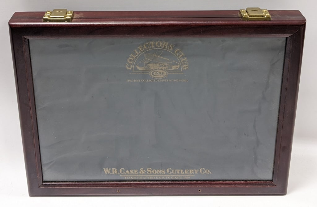 Case XX Collectors Club Display Case (1 of 3)