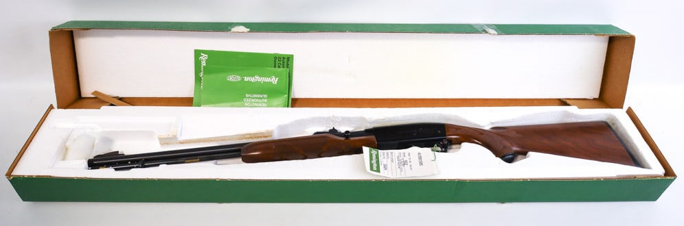 Remington 552 BDL .22 S-L-LR Semi-Auto Rifle NIB: Remington Speedmaster Model 552 BDL Deluxe semi-automatic rifle in .22 S-L-LR. The rifle has a 21" barrel. Comes new in the original box with instructions. SN: A1991595. FFL transfer required. (864-9)