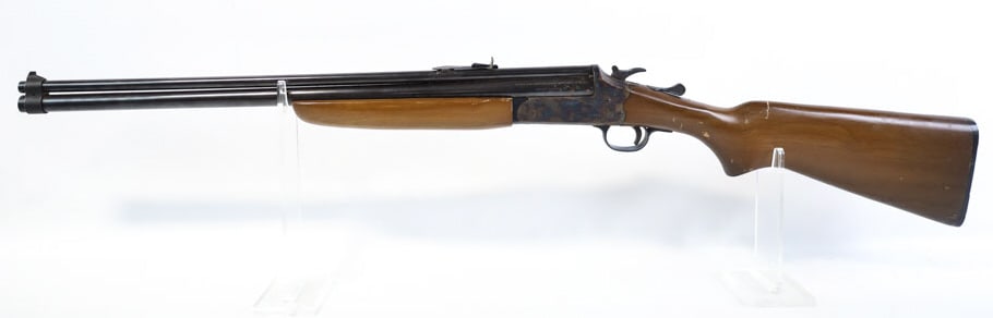 Savage Model 24 O/U .22 LR / 20 Gauge Combo Gun: Savage Model 24 Series P over & under combination gun in .22 long rifle & 20 gauge. The gun is in good condition with 24" barrels, has some surface rust and scratches in the stock. SN: B483950. FFL tr