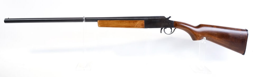 Gaucha-IGA 12 Gauge Single Shot Shotgun: Made in Brazil Gaucha-IGA single shot shotgun in 12 gauge. The shotgun has a 28" barrel and is in nice condition with some use wear. SN: 22813. FFL transfer required. (121-9)