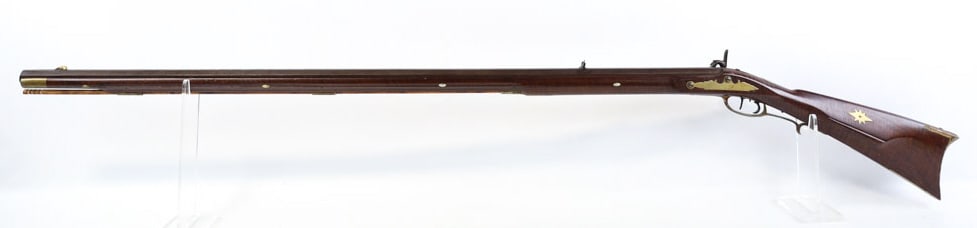 .50 Cal. Percussion Full-Stock Kentucky Long Rifle: Unmarked Full-Stock black powder percussion Kentucky Long Rifle in .50 caliber. The rifle is in nice condition with a premium wood stock with brass furniture, has a 44" octagon barrel. Includes the ra