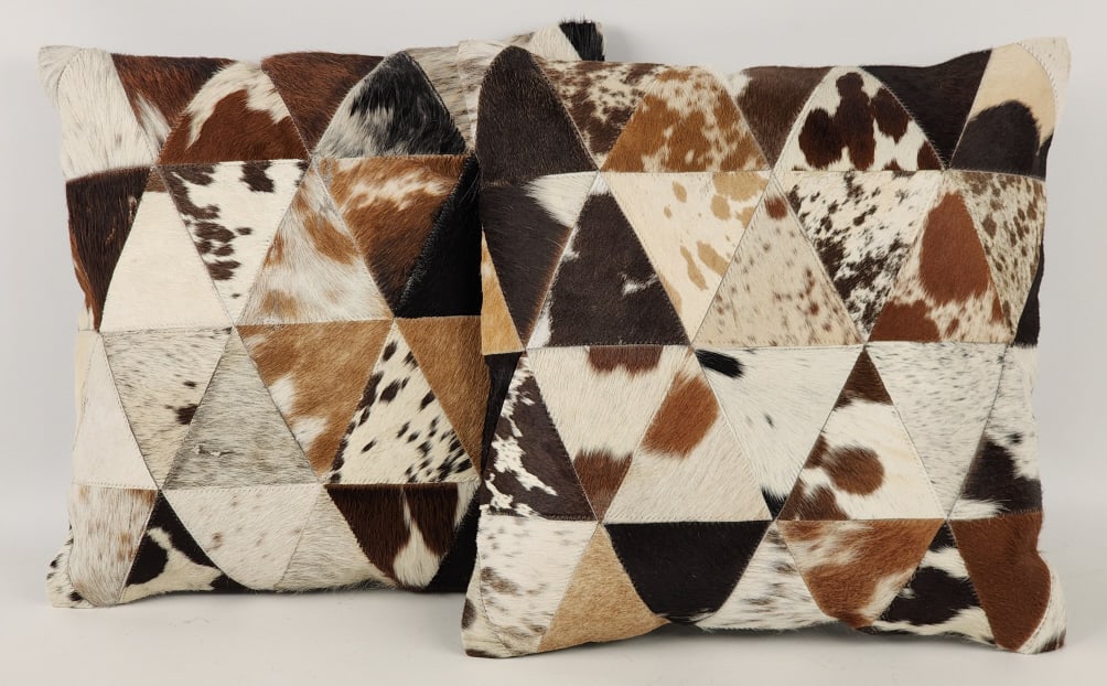 Brand New Quilted Cowhide Pillows: Brand New Quilted Cowhide Pillows. Pillows are in nice new condition and display nicely. Measures approx 18in x 18in.