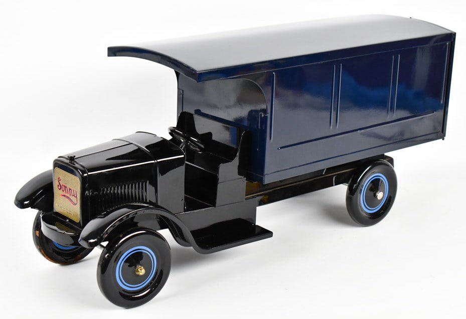 Restored Dayton Sonny Moving Van Truck (1 of 7)