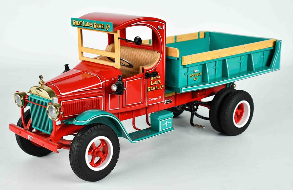 Retro 123 Great Lakes Gravel Co. Dump Truck: Retro 1-2-3 Great Lakes Gravel Co. dump truck. The bed dumps. Very nice highly detailed truck. Good condition with a small chip on the passenger side door. Limited edition #59 of 275. Measures approxi