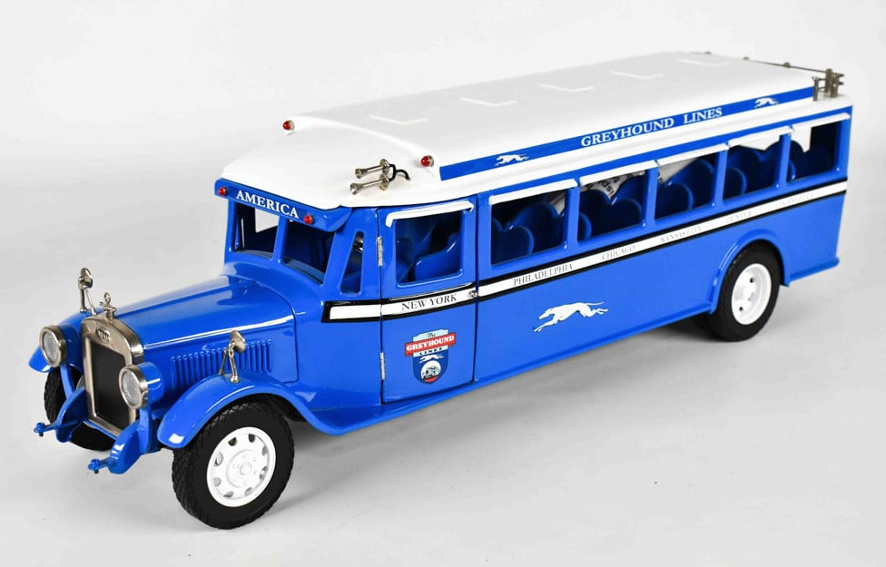 Retro 123 Greyhound Lines Motorcoach Bus (1 of 8)