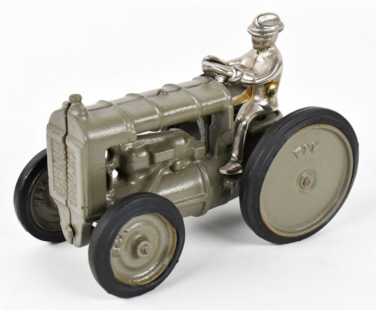 Restored Arcade Fordson W&K Tractor (1 of 6)