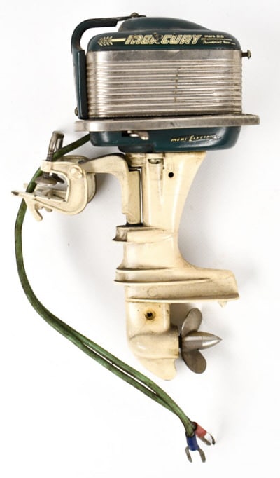 K&O Mercury Mark 55 Toy Outboard Motor (1 of 11)