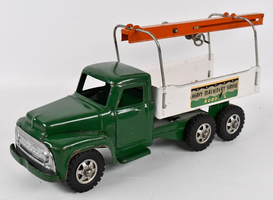 Original Buddy L Heavy Machinery Service Truck: Original Buddy L heavy machinery service truck with winch. Good original condition with some paint chips and wear from age. Measures approximately 23" long.