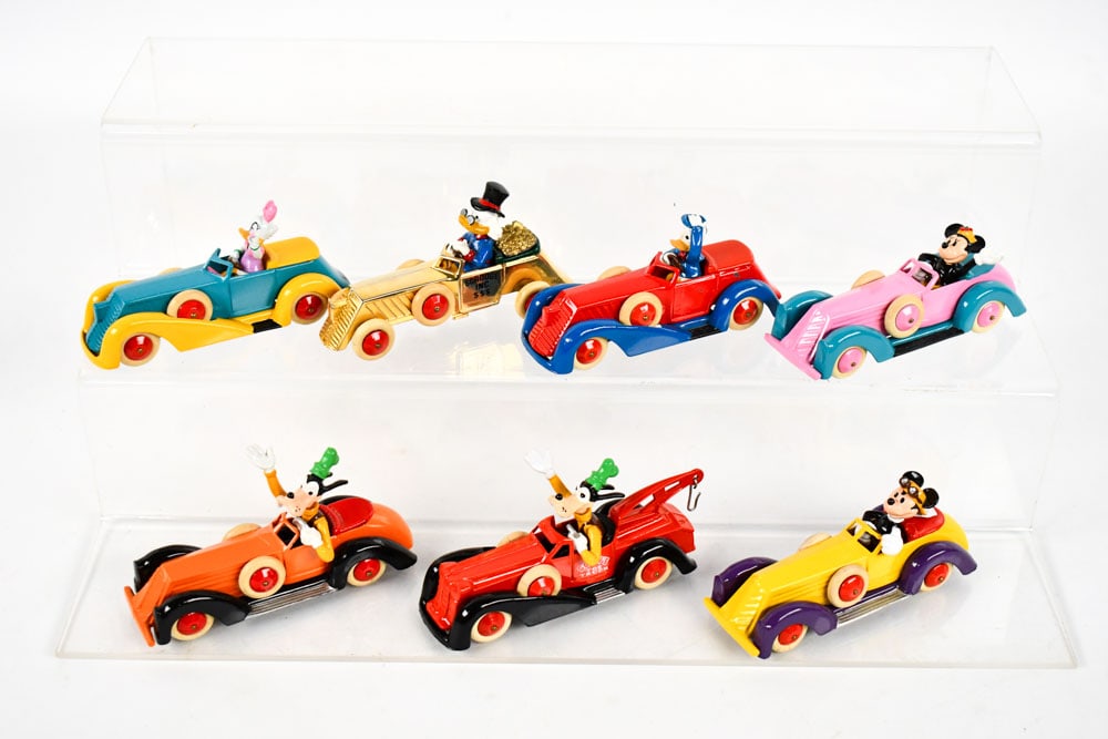 Pride Lines Walt Disney Figures In Vehicles (1 of 14)