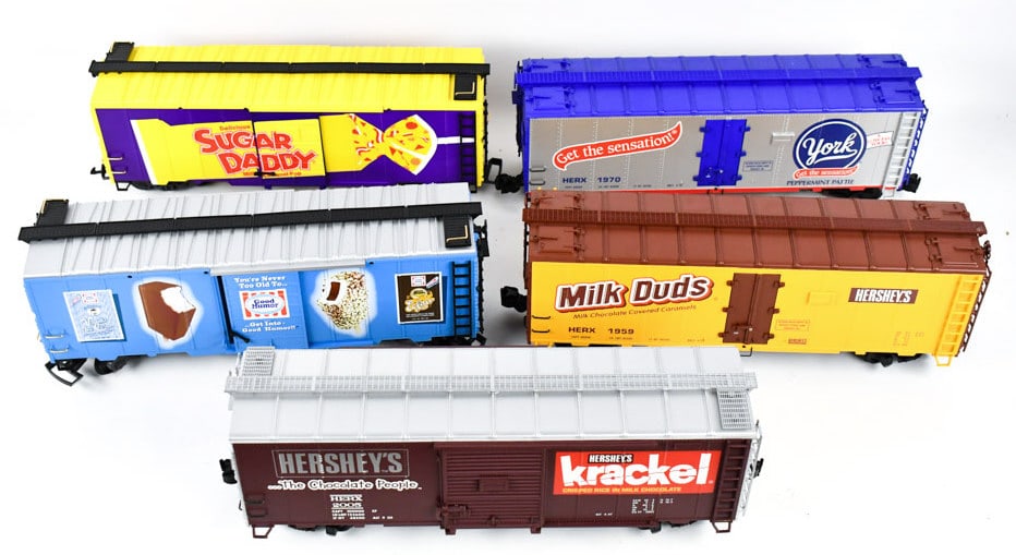 (5) G Scale Train Boxcars (1 of 8)