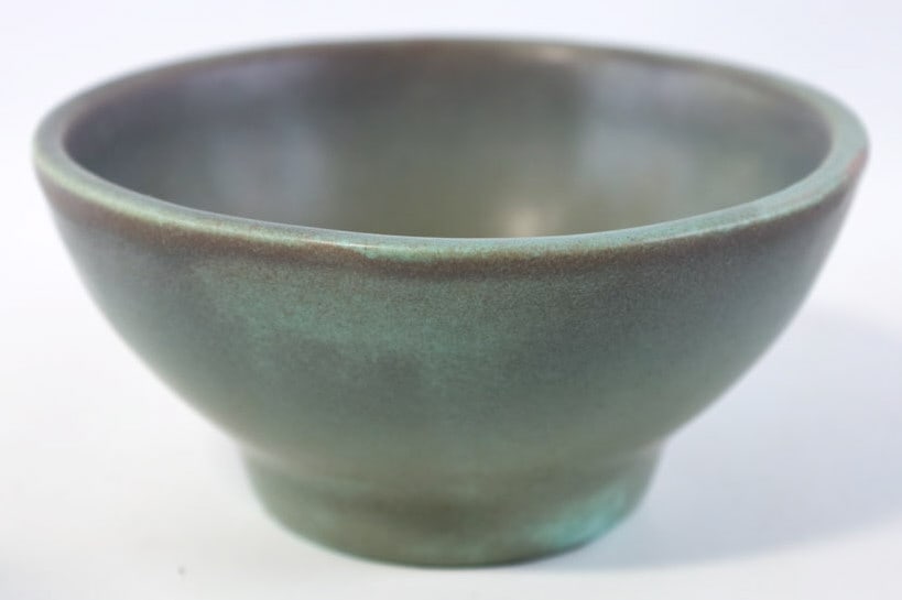 1915 Rookwood Matte Grey Pottery Bowl #1835: Very nice dated 1915 Rookwood Pottery Bowl with a matte grey finish. The bowl is shape #1835 and has the incised Rookwood mark. Measures 3" tall x 6" in diameter and is in great condition with no chip