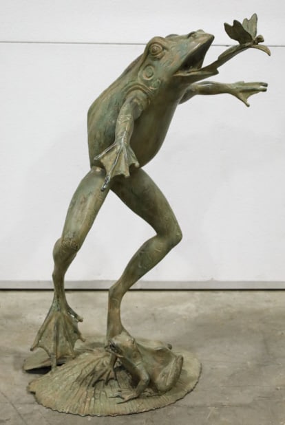 Bronze Jumping Frog With Dragonfly Fountain (1 of 10)