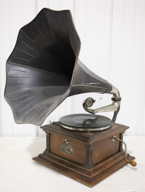 Victor Tabletop Phonograph Type VIC III (1 of 13)
