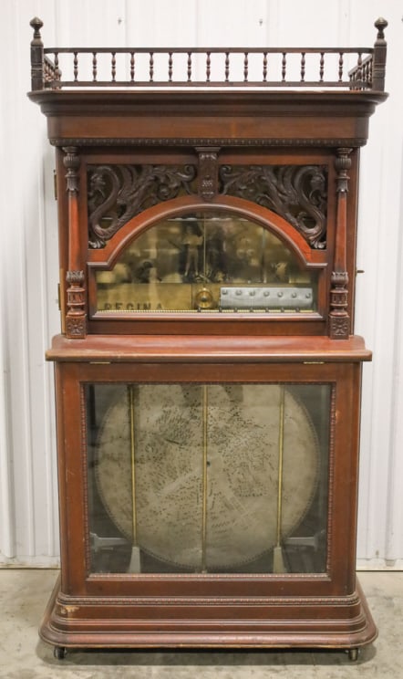 Regina Dragon Mahogany 27" Disc Changing Music Box (1 of 14)