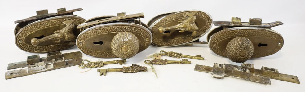 Four Bronze Elephant Handle Door Knobs Sets (1 of 9)