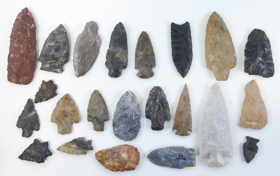 Lot Of 22 Native American Arrowheads (1 of 5)