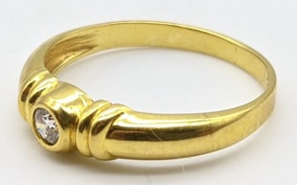 8K Yellow Gold Diamond Sollitaire Ring (1 of 3)