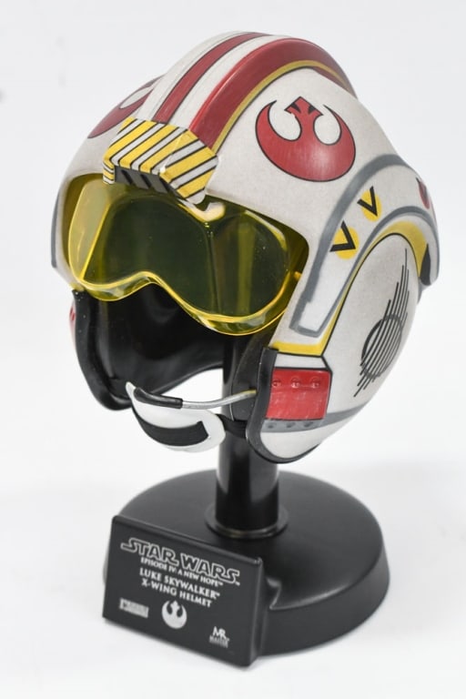 Star Wars Master Replicas Skywalker X-Wing Helmet (1 of 8)