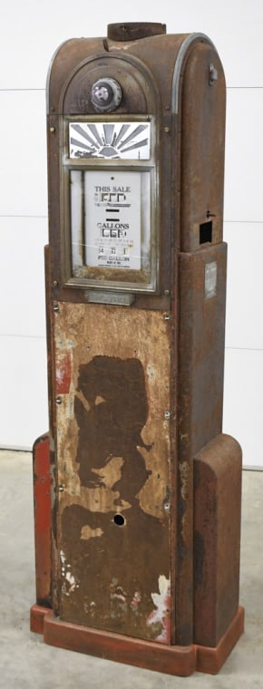 Original Unrestored Wayne Model 60 Gas Pump (1 of 15)