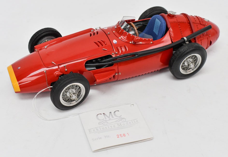 1:18 CMC Juan Manuel Fangio 1957 Maserati 250 F1 (1 of 7)