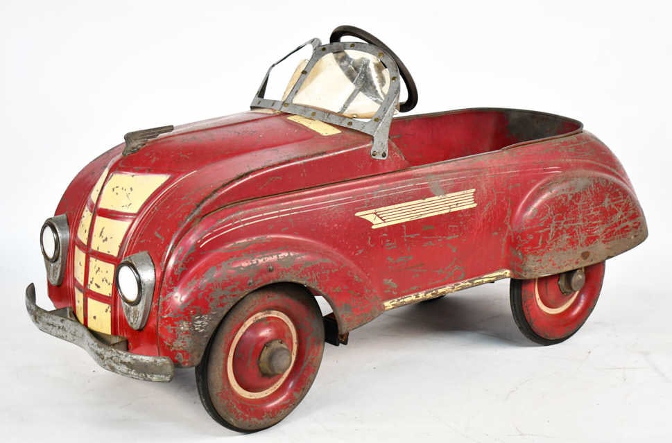 Original Steelcraft Chrysler Airflow Pedal Car (1 of 10)