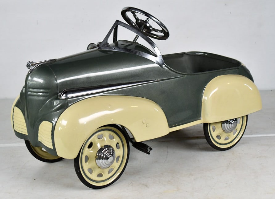 Restored Steelcraft Dodge Pedal Car (1 of 8)