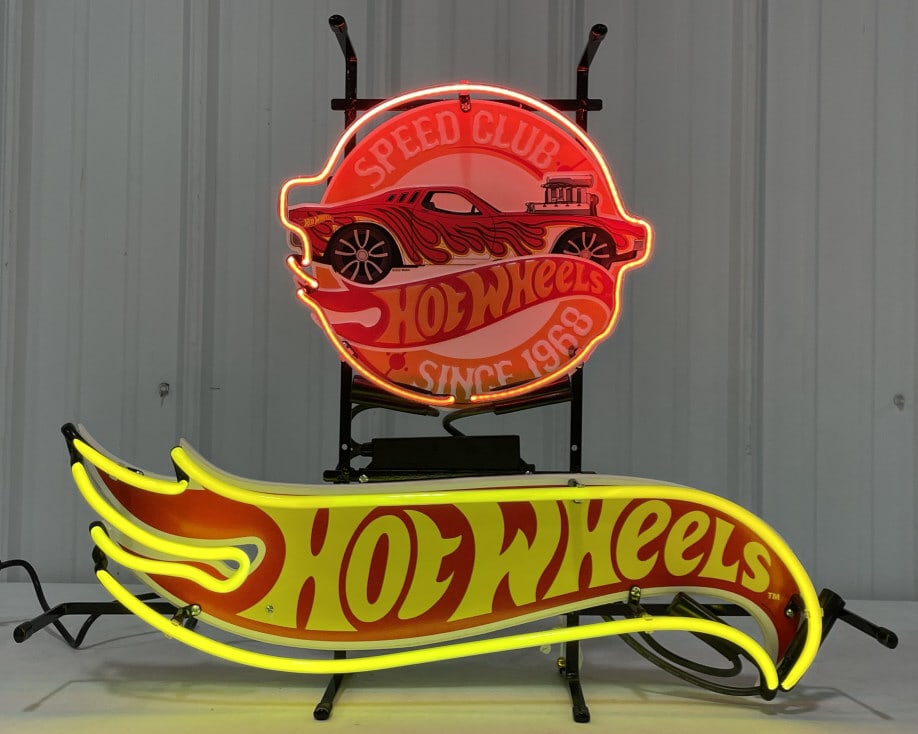 Hot Wheels Speed Club Modern Fantasy Neon Sign (1 of 6)